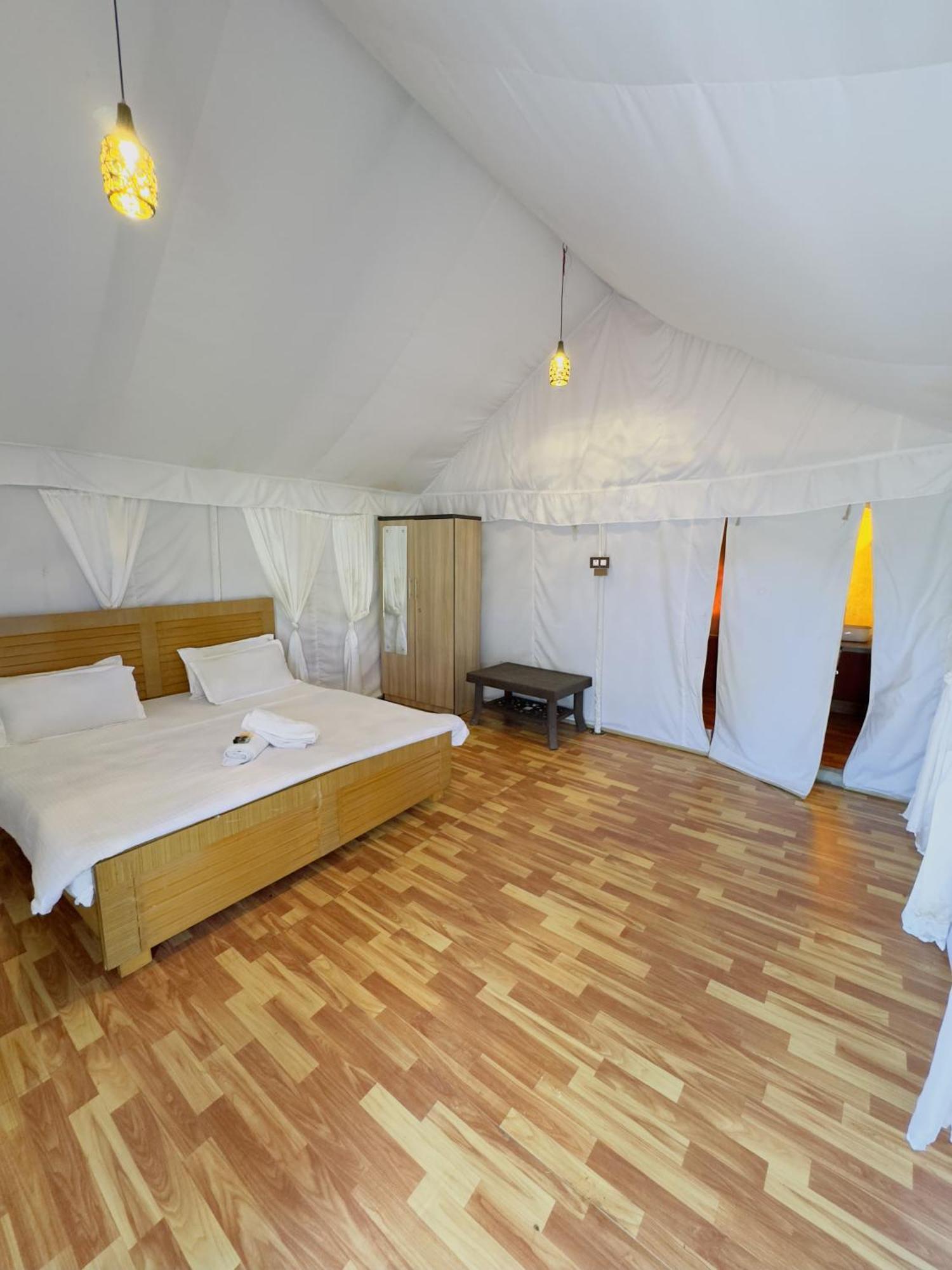 Far Out Field Resort Mount Abu Ngoại thất bức ảnh