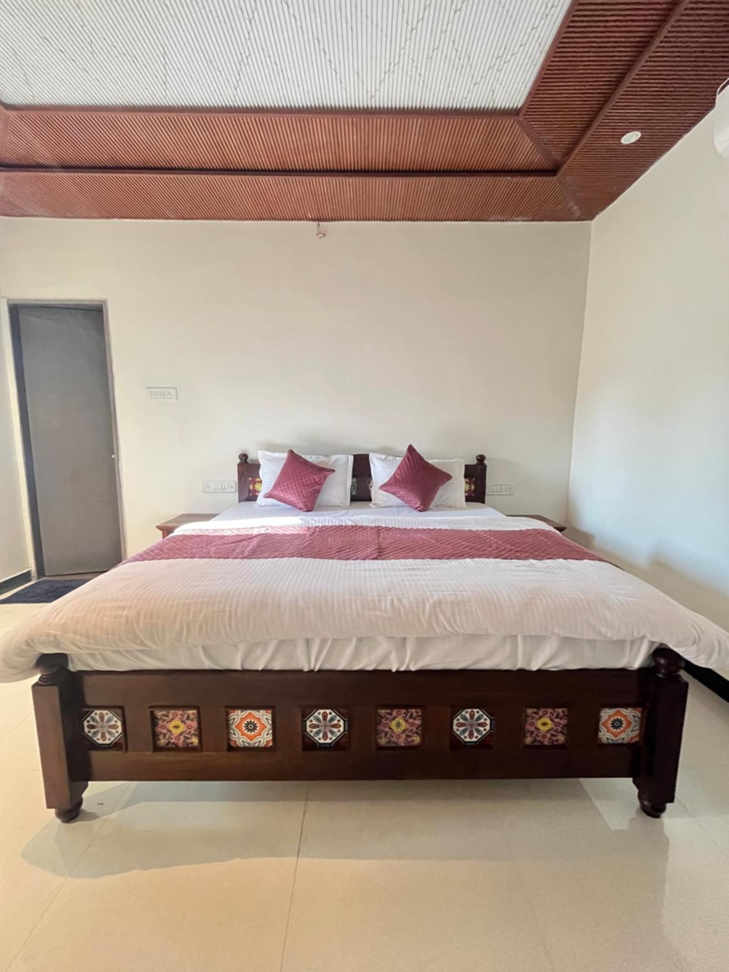 Far Out Field Resort Mount Abu Ngoại thất bức ảnh