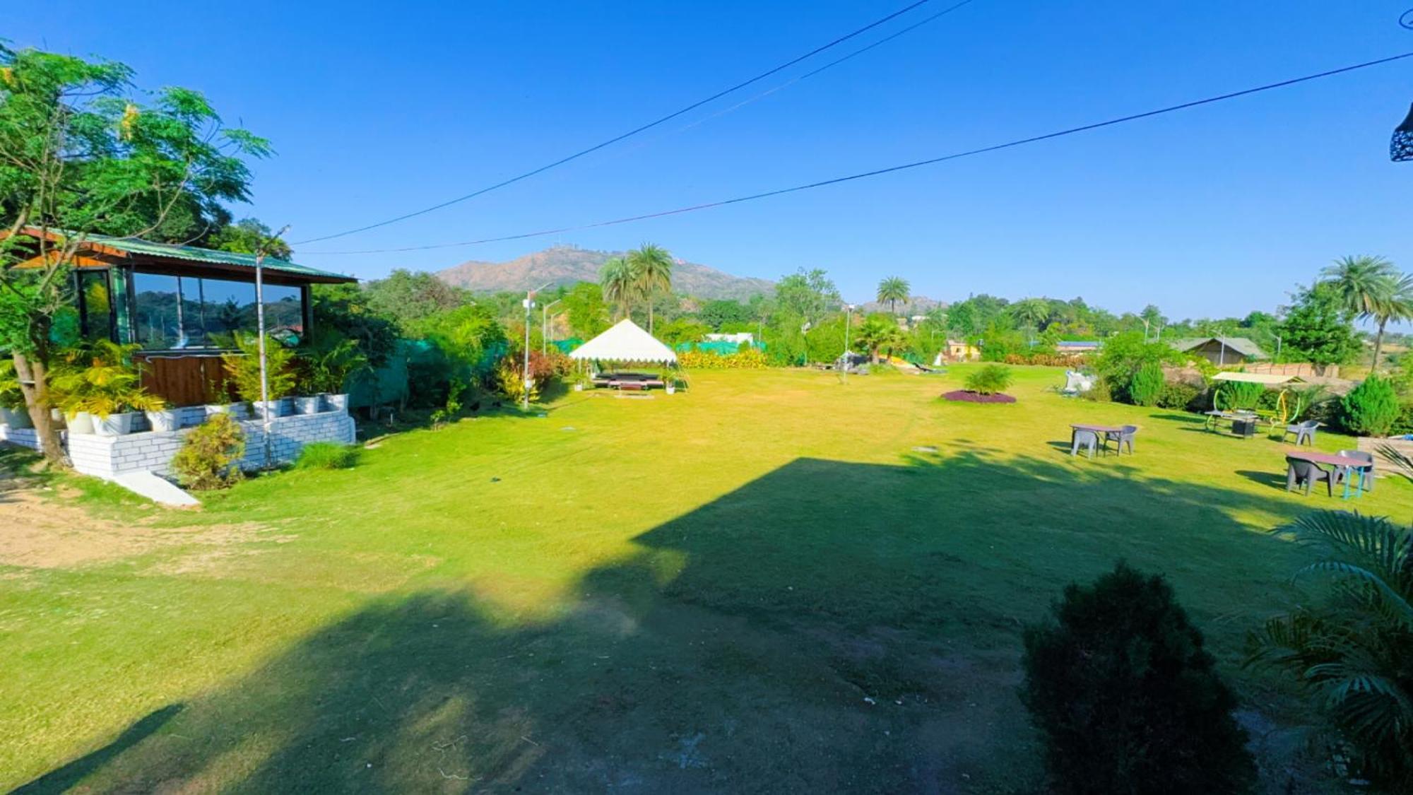 Far Out Field Resort Mount Abu Ngoại thất bức ảnh